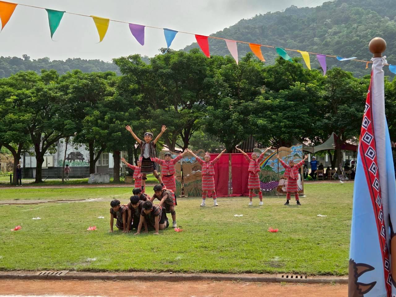 走進武塔，看見孩子奔跑的力量｜武塔國小運動會暨射箭場啟用典禮紀錄(標題圖檔)
