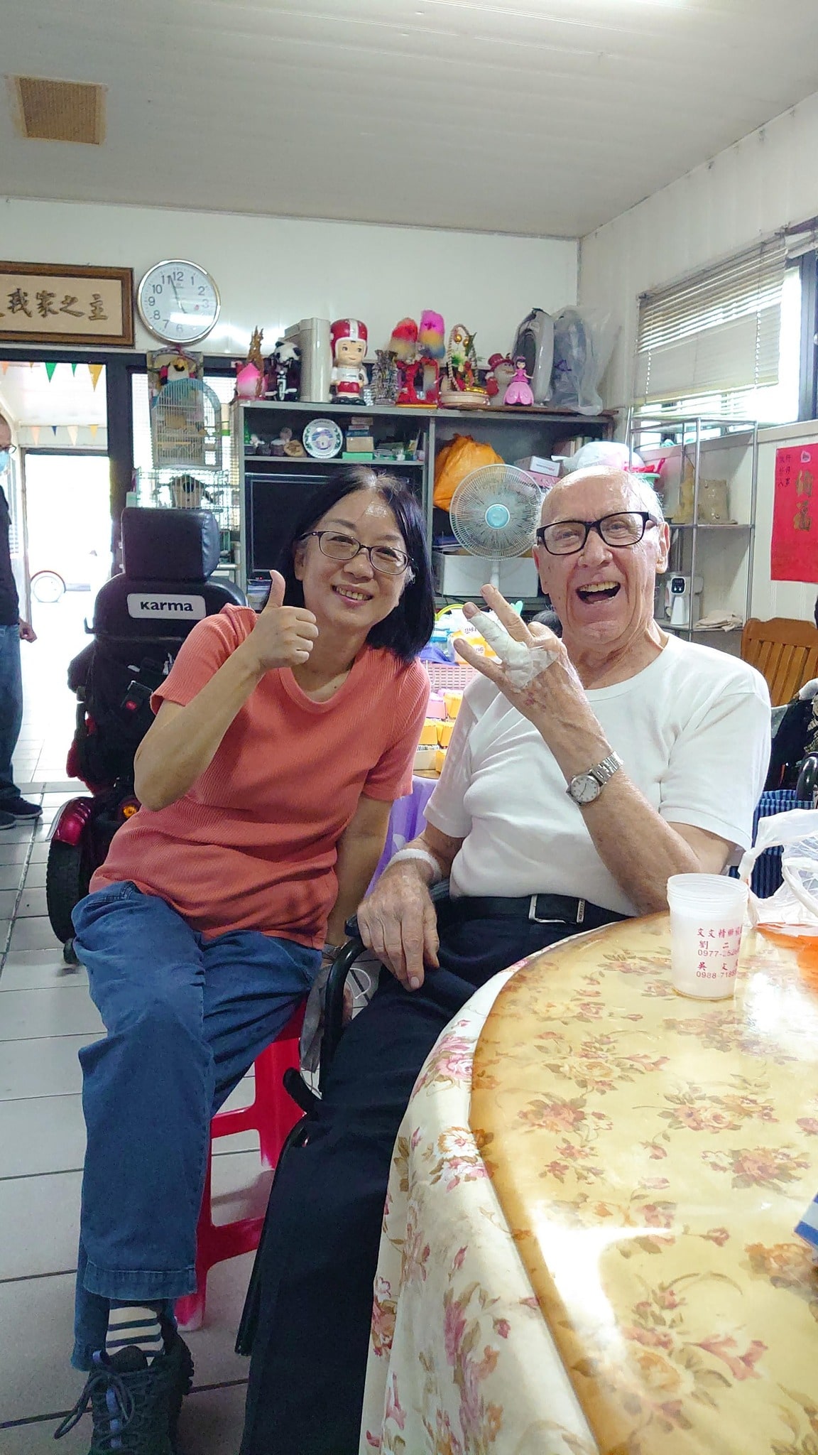 麒田慈善關懷協會領導人:羅淑玲老師探訪義大利籍神父(標題圖檔)