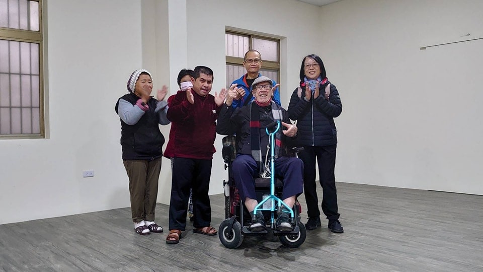 謝樂廷神父參觀即將完成的順安惠民身障中心(標題圖檔)